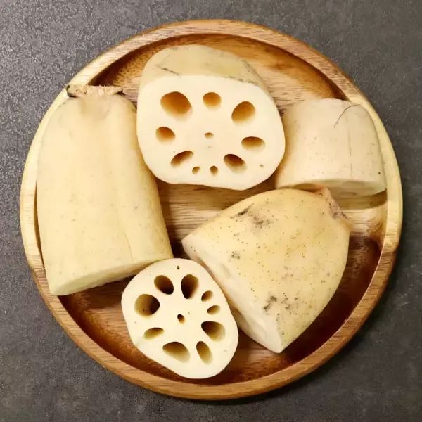 상품 이미지: 국내산 연근 실속형 1kg(7-8개)