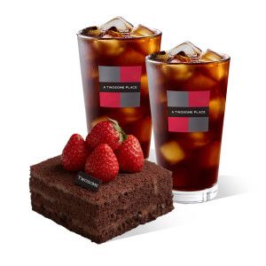 상품 이미지: (투썸플레이스) 떠먹는 스트로베리 초콜릿 생크림 + 아메리카노 R 2잔