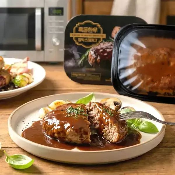 상품 이미지: 제주 흑돈 한우 함박 스테이크 180g x4팩 /전자렌지용 용기+소스 포함