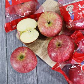 상품 이미지: 껍질 채 바로 먹는 부사 세척사과 4KG 소과  (25-35과)