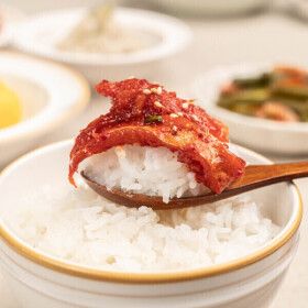 상품 이미지: (신선집중) 속초식 명태회무침 1kg 냉면 고명 수육 명태회 초무침 (명태회 함량 70%)