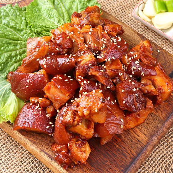 상품 이미지: 농부와 가족 매콤 순살족발 300g x 3팩