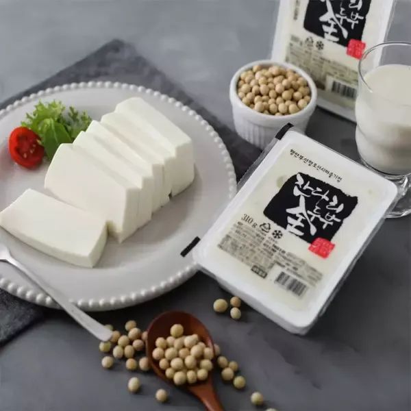 상품 이미지: [잔다리마을] 푸딩같은 탱글한 식감 전두부/검은콩/청서리태 두부 4모