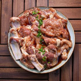 상품 이미지: 국내산 한돈 양념 돼지 갈비 구이용 찜용 1.7kg(4인분) 박포갈비 목살NO 목전지NO 진짜 갈비로 만들었어요