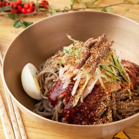 상품 이미지: 푸드플랜 정통 춘천 막국수+비빔막국수 반반세트 10인분 (막국수2kg+동치미육수5봉+비빔양념장5봉)