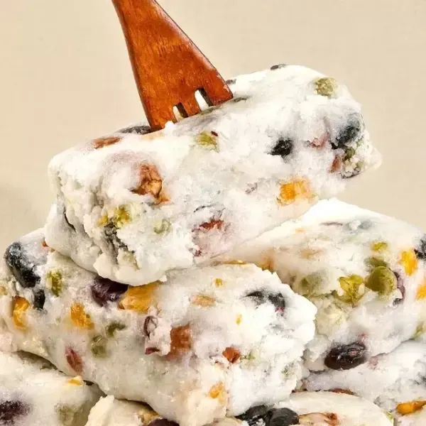상품 이미지: 명가삼대떡집 5가지 콩을 아낌없이 가득 넣은 콩설기 1kg(10개입)