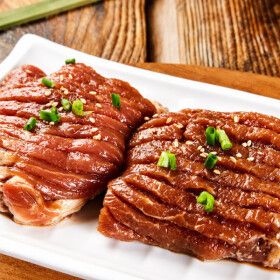 상품 이미지: 한돈 양념 왕구이  1kg+1kg (총2kg)/ 8인분/ 간이 쏙 밴 칼집 돼지구이/ 단짠단짠 부드러운 황금비율