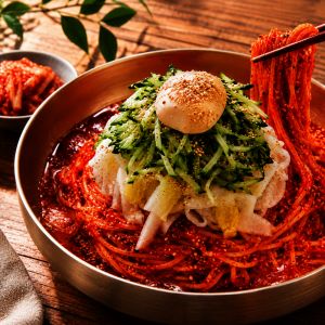 상품 이미지: 일산비빔국수 새콤달콤 비빔국수 8인분세트 새콤달콤 생면 줄서서먹는 맛집