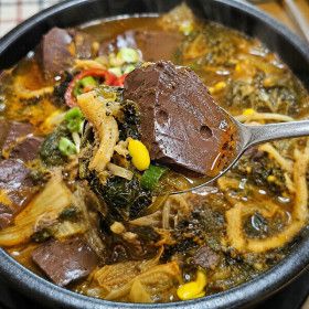 상품 이미지: (맛집로드 3탄) 옥구촌 선지해장국 630g 4팩/ 국내산 소선지 24%이상/ 깊고 진한 국물