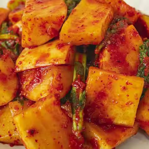 상품 이미지: 당일 새벽에 갓 따온 채소로 담은 신선한 국산 재료 맛있는 석박지 2kg 외 김치모음