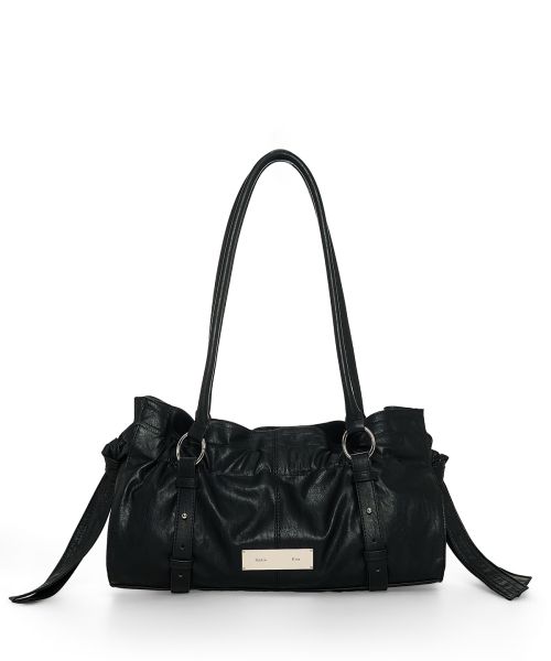 상품 이미지: SHIRRING TIE BUCKLE SHOULDER BAG IN BLACK