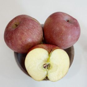 상품 이미지: (신선집중) 과즙가득 아삭하고 달콤한 빨간 사과 홍로 4kg 중대과랜덤 9-23과내