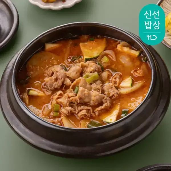 상품 이미지: [쿡솜씨] 우삼겹된장찌개 된장술밥 고깃집찌개 신선야채 밀키트