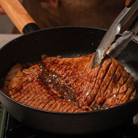 상품 이미지: 국내산 한돈 칼집양념구이 1kg x 2팩 세트 (2kg) 대용량구성 돼지갈비맛 돼지왕구이 간편식
