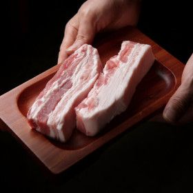 상품 이미지: 유비푸드 프리미엄 통삼겹 듀록삼겹살 1kg + 1kg 훌륭한 맛과 푸짐한 양을 자랑하는 유비푸드