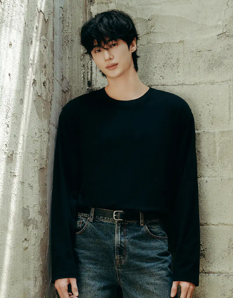 상품 이미지: [지오다노] [변우석] 남자 코튼 라운드넥 무지 긴팔 티셔츠  (면 100%, 20color) 025910 (정상가 12,800원)