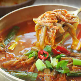 상품 이미지: 금강만두 육개장 630g x5봉/ 부산명물 맛집 / 진한국물과 푸짐한 건더기