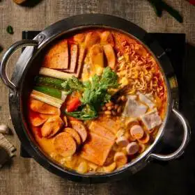 상품 이미지: 놀부 부대찌개 600g  4팩(+라면사리 2팩) 외 시리즈 / 2세트시 2천원 할인